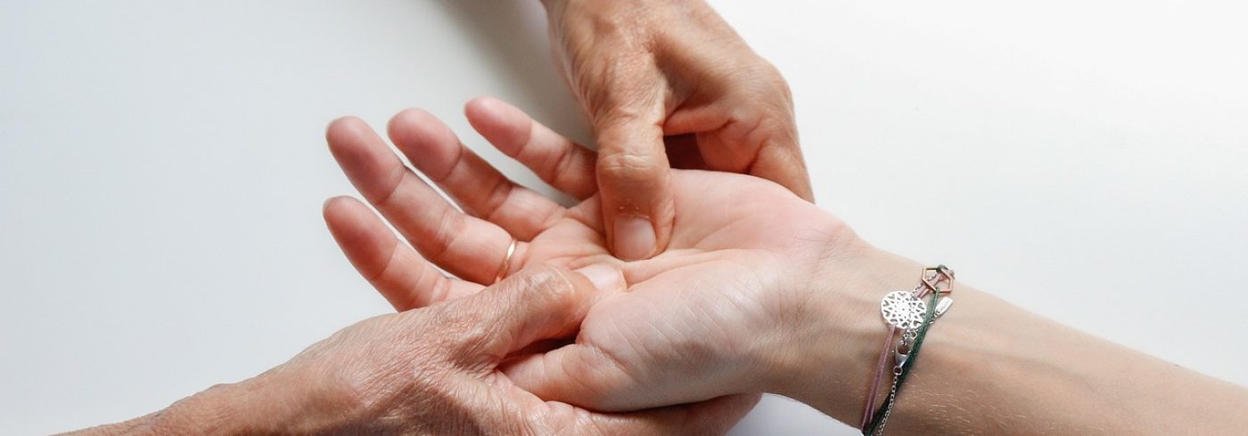 hand-massage-7440712_1280